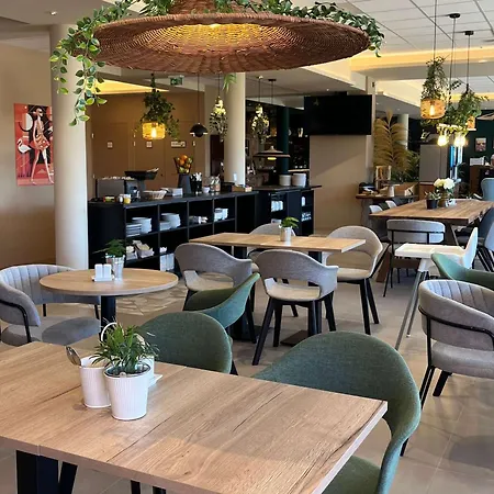 Hotel Ibis Budget Porte De Camargue 2*