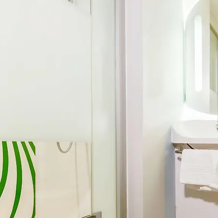 Ibis Budget Porte De Camargue Hotel